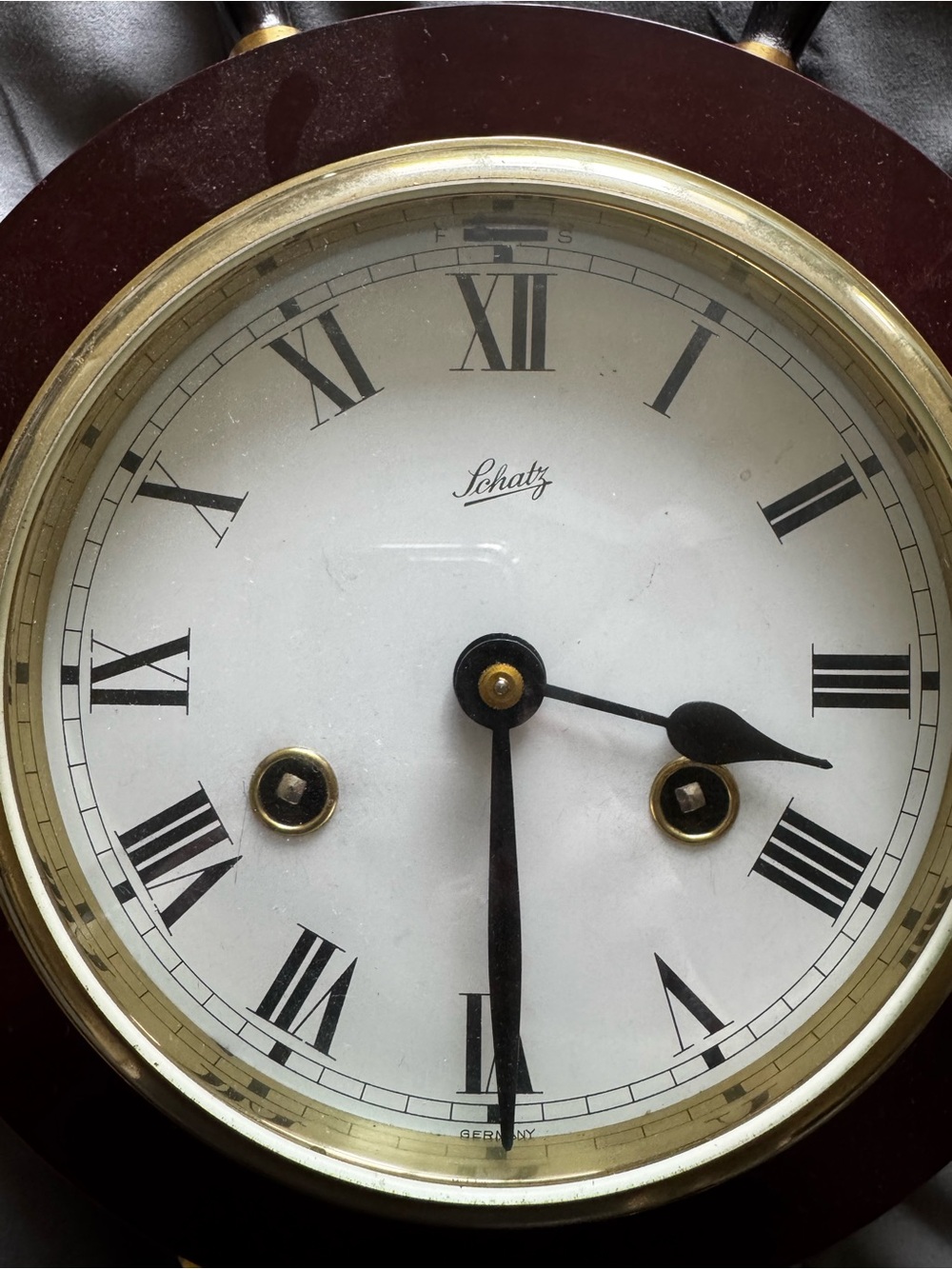 Vintage Schatz  Ship Wheel Clock in Brown and Gold with Roman Dial - Picture 3 of 3